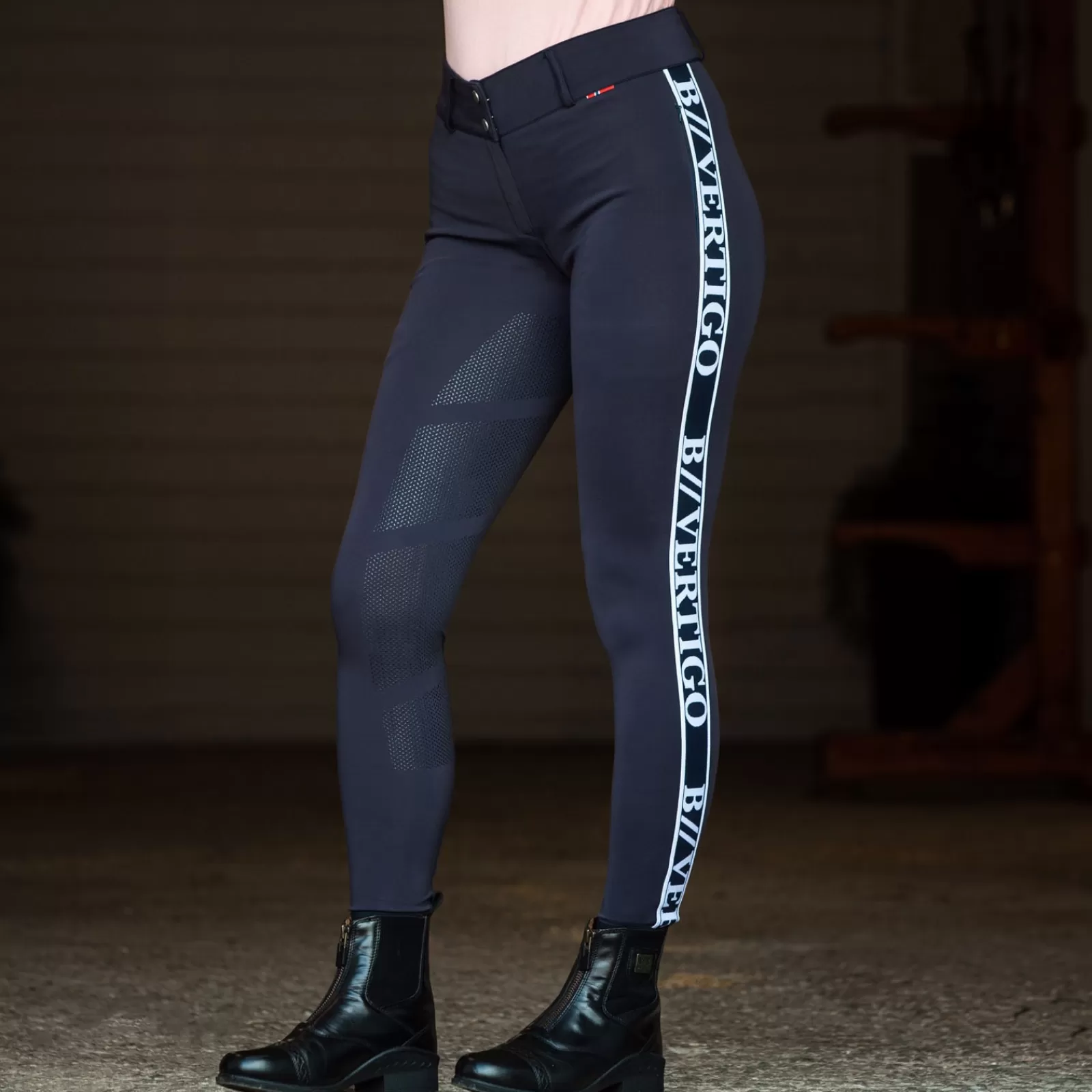 Sale bvertigo B Vertigo Angelika Naisten Ratsastushousut Korkealla Vyötarolla Ja Silikonipainatetuilla Kokopaikoilla Dark Navy